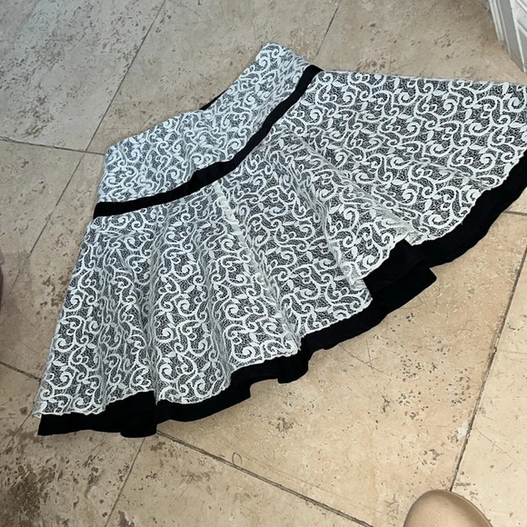 Bebe Vintage Style Lace fit and flare mini skirt - Picture 5 of 13